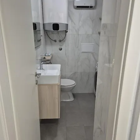 Cozy Close To Centre * Split