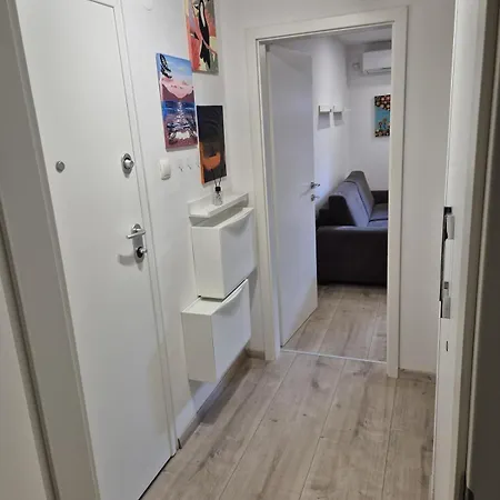 Cozy Close To Centre Apartamento *