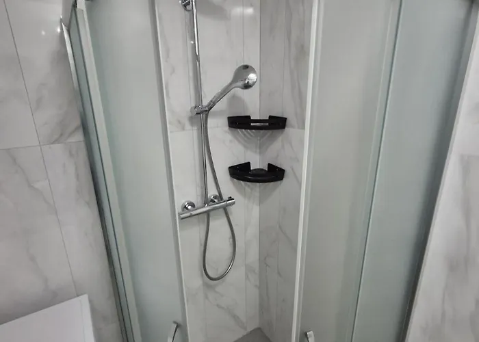 Cozy Close To Centre