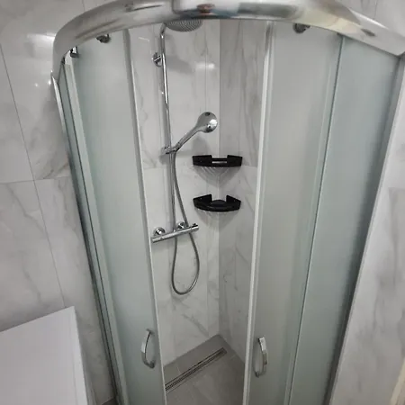 Cozy Close To Centre