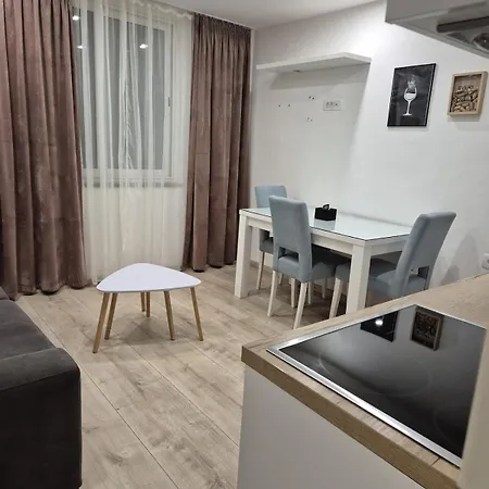 아파트 Cozy Close To Centre *