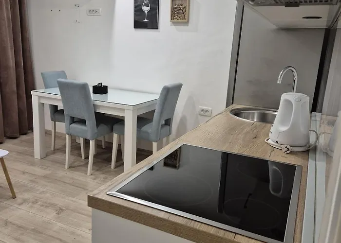 Apartment Cozy Close To Centre Split