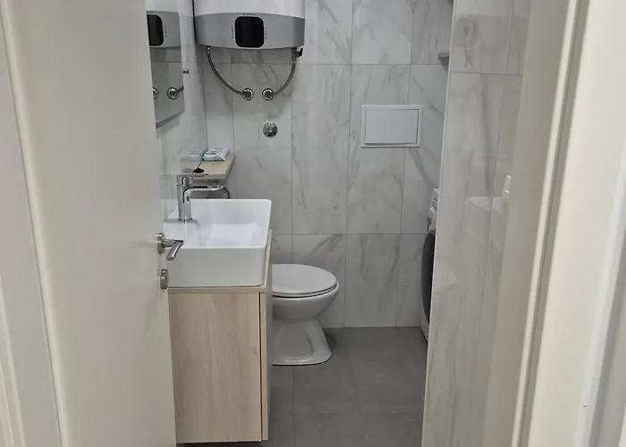 Cozy Close To Centre * Split